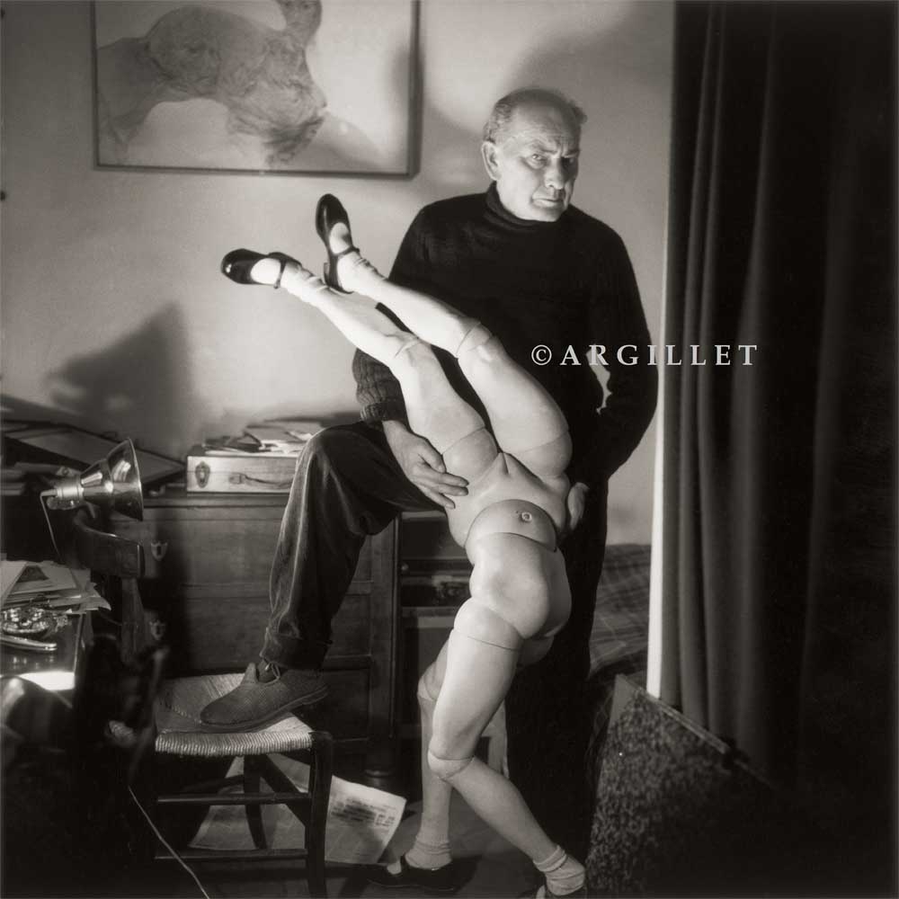 Photo de Hans Bellmer et la poupée 1