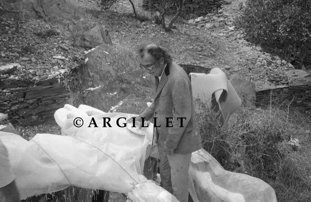 Photo de Salvador Dali au travail 8