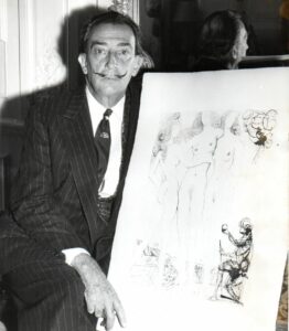 Dali presenting his etching Judgement of Paris